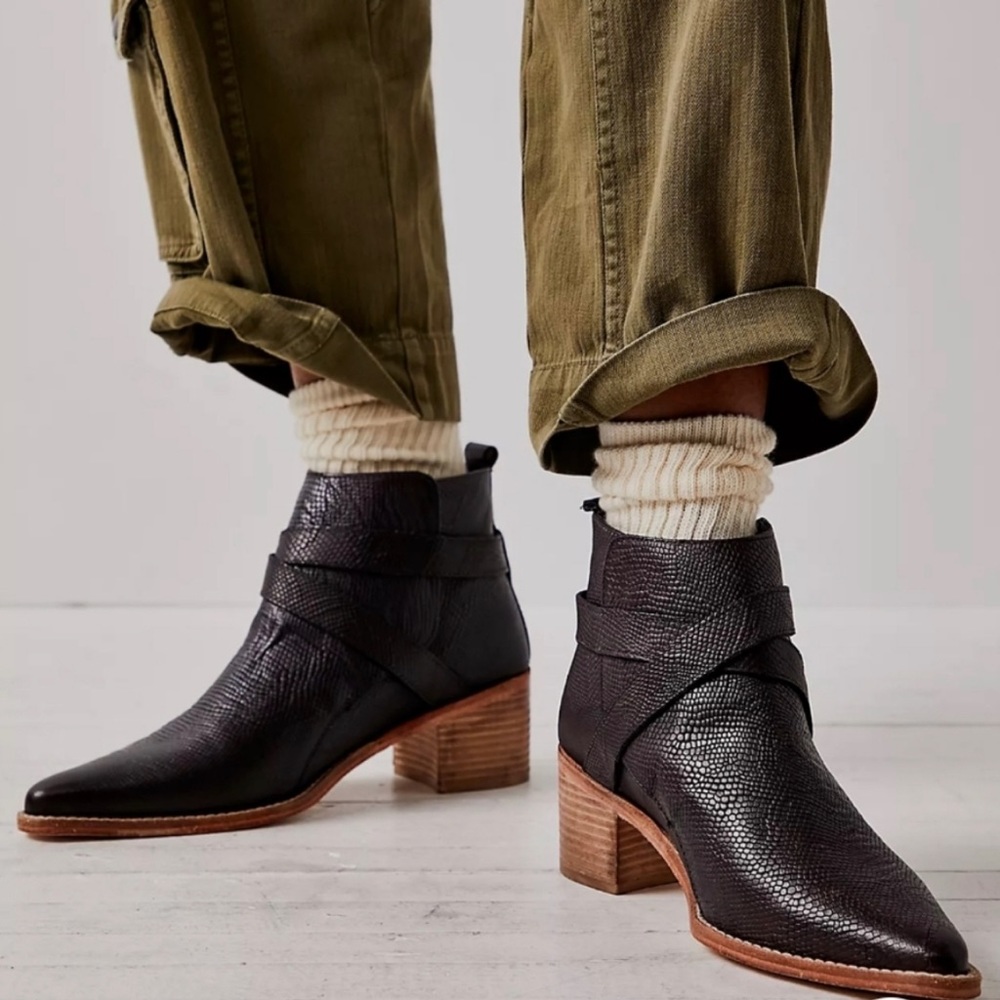 Free People Back Loop Ankle Boots Size 37.5 Brown